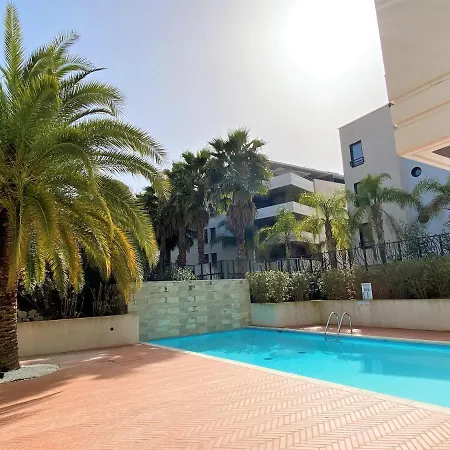 Apartment 2 Pieces Terrasse Piscine Californie *