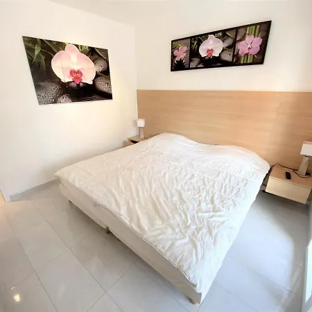 Apartment 2 Pieces Terrasse Piscine Californie *